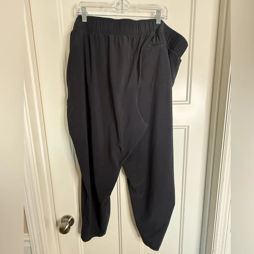 Women’s All in Motion Joggers/ taper pants Bundle Grey, Olive, & Black, 3X - Picture 6 of 15